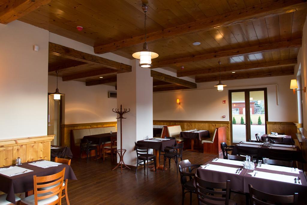 Hotel Brill 오라샤자 외부 사진