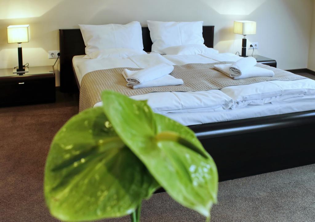 Hotel Brill 오라샤자 외부 사진
