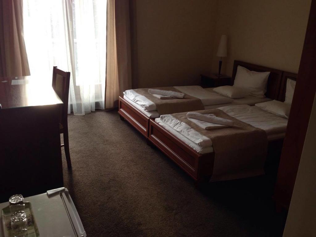 Hotel Brill 오라샤자 외부 사진